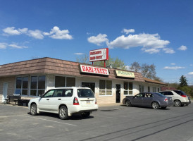 Paesano's Italian Pizzeria Dari-treet outside