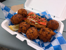 Tommy's Clam Shack inside