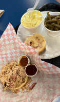 Little Pigs Bbq food