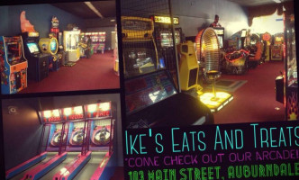 Ike's Eats Treats inside