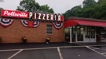 Pottsville Pizzeria outside