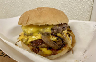 Motz’s Burgers food