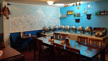 Everest Cuisine inside