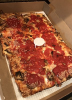 Cloverleaf Pizza food