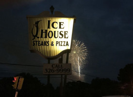 Ice House Steaks Pizza food