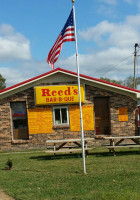 Reed's -b-que outside