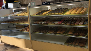 De Bakery Donuts food