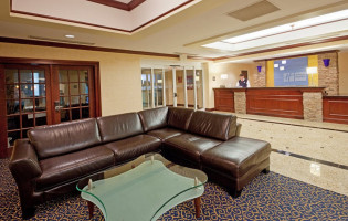 Holiday Inn Express Suites Middleboro Raynham inside