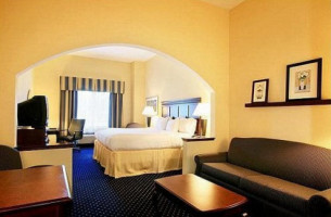 Holiday Inn Express Suites Middleboro Raynham inside