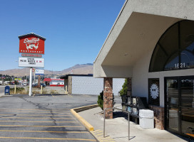 Smitty's Pancake House outside