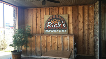 Rick's Barbecue inside