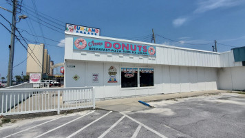 A'more Donuts outside