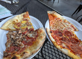 Versalia Pizza Kendall Yards food