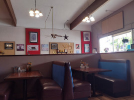 Zini's Diner inside