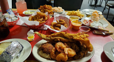 Two Twenty Seafood food