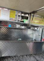 El Rio Mexican Food Truck outside