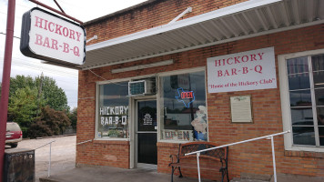 Hickory -b-que outside