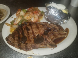 Las Vigas Steak Ranch food