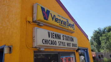 Margo's Vienna Station food