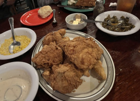 Babe's Chicken Dinner House food