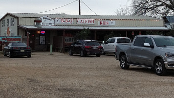 Big Smith's -b-q Catfish outside