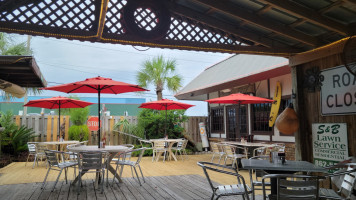 Hightide Seafood Restaurant And Oyster Bar inside