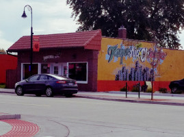 Taqueria Chicago outside