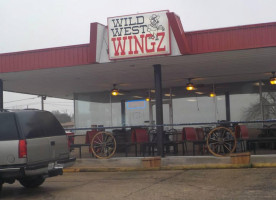 Wild West Wingz outside