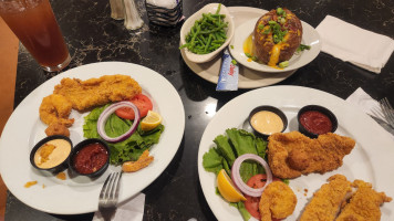 Timber's Grille food