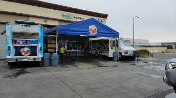 Mariscos Y Birrieria El Prieto food