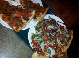 Ray's Pizza food