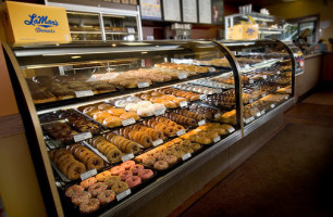 LaMar's Donuts Coffee food