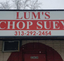 Lum's Chop Suey inside