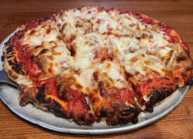 Beer Barrel Pizza Grill food