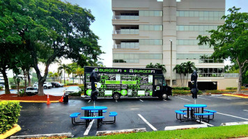 Burgerfi Food Truck outside