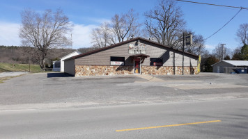 Lusk Creek Liquor And Gaming inside