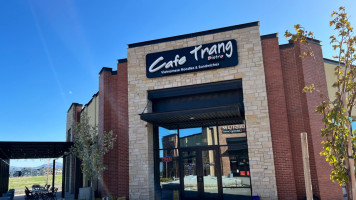 Café Trang Bistro outside