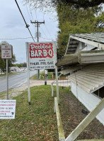 Peebles -b-q outside