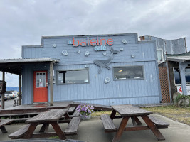 La Baleine Café inside