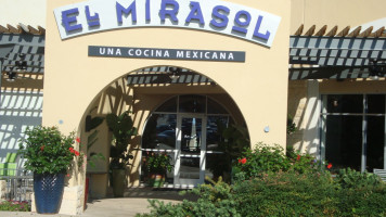 El Mirasol outside