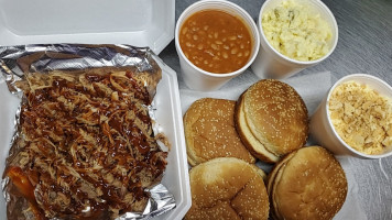 Henry's Bbq food