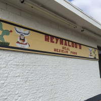 El Reynaldo's outside