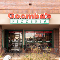 Goomba's Pizzeria food