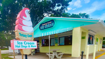 Twisty Cone Ice Cream Cakes outside