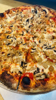 Carmine's Pizza food