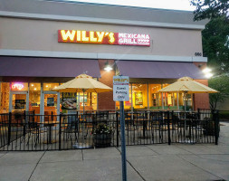 Willy's Mexicana Grill outside