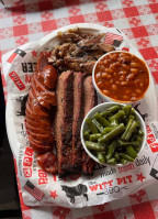 Witt Pit Bbq food