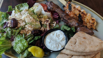 Papouli's Greek Grill food