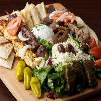 Papouli's Greek Grill food