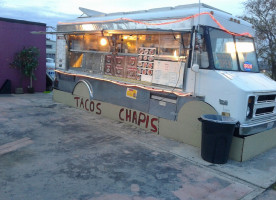 Tacos Chapis outside